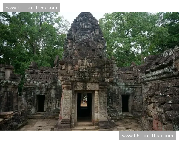 王座上的白衣圣殿,与绿茵间的蓝白风暴:当“皇家”遇见“皇家”的顶级史诗 王座上的白衣圣殿,与绿茵间的蓝白风暴:当“皇家”遇见“皇家”的顶级史诗